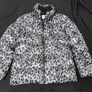 Old Navy puffy coat medium black and gray leopard print‎